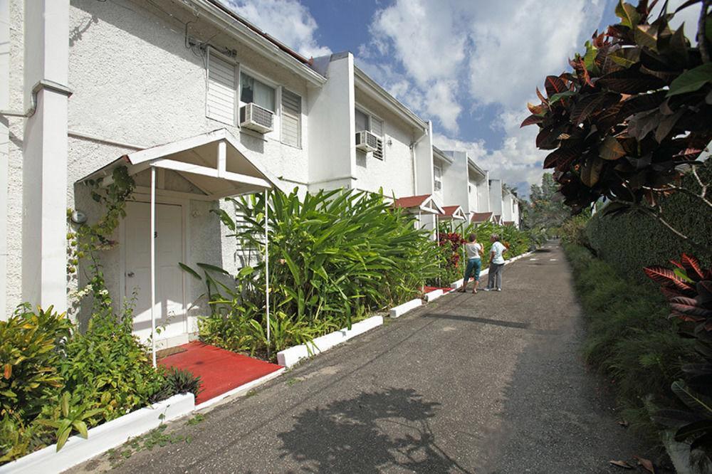 The Gardens Kingston Exterior foto